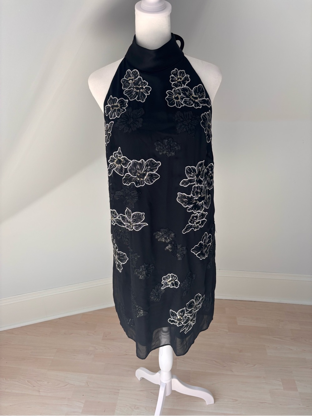 White House Black Market Halter Dress 🖤